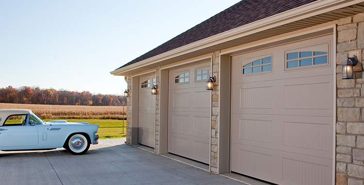des-moines-residential-garage-door-and-car